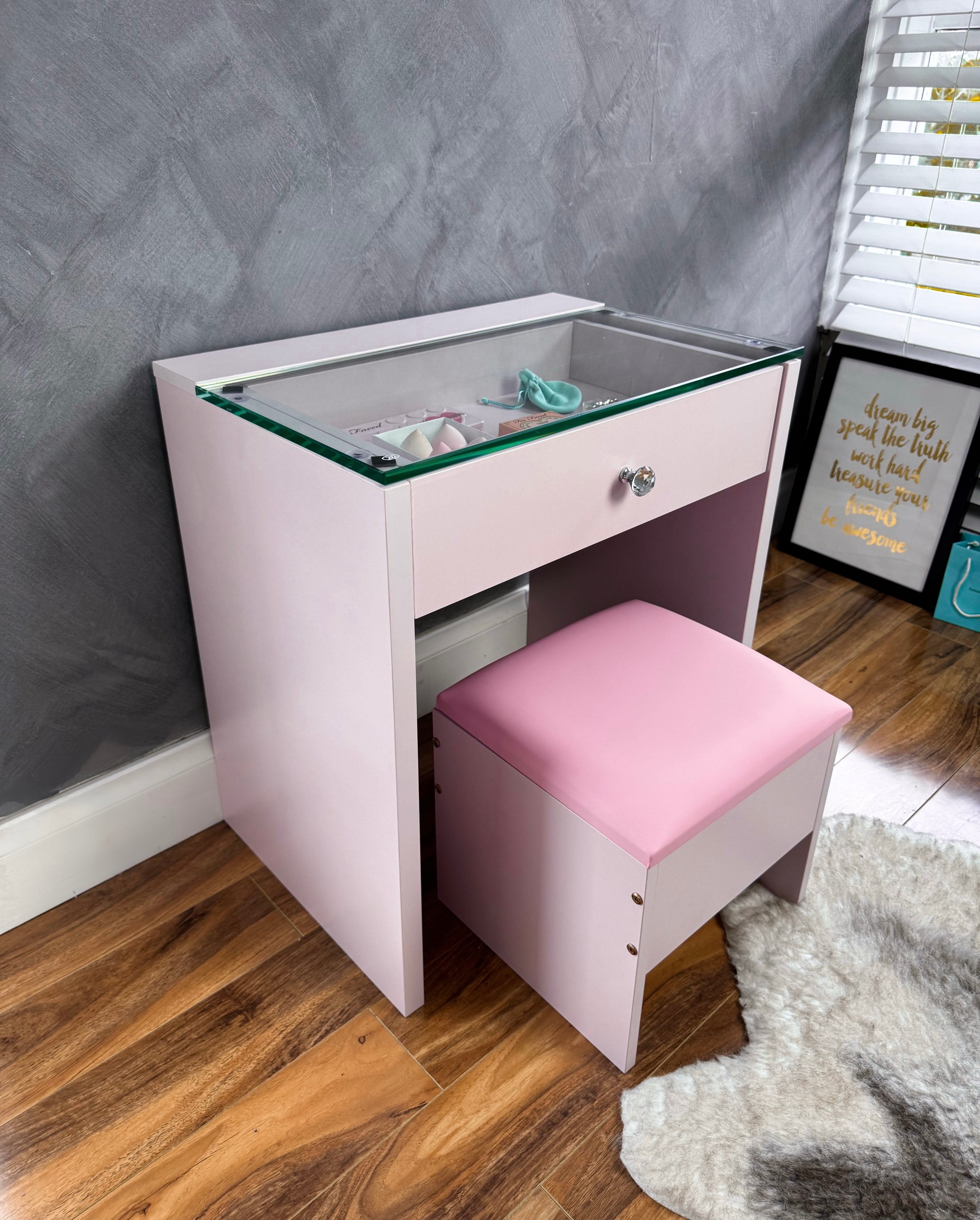 (SET) Pink Mini Vanity table & Chair "Bling Station"