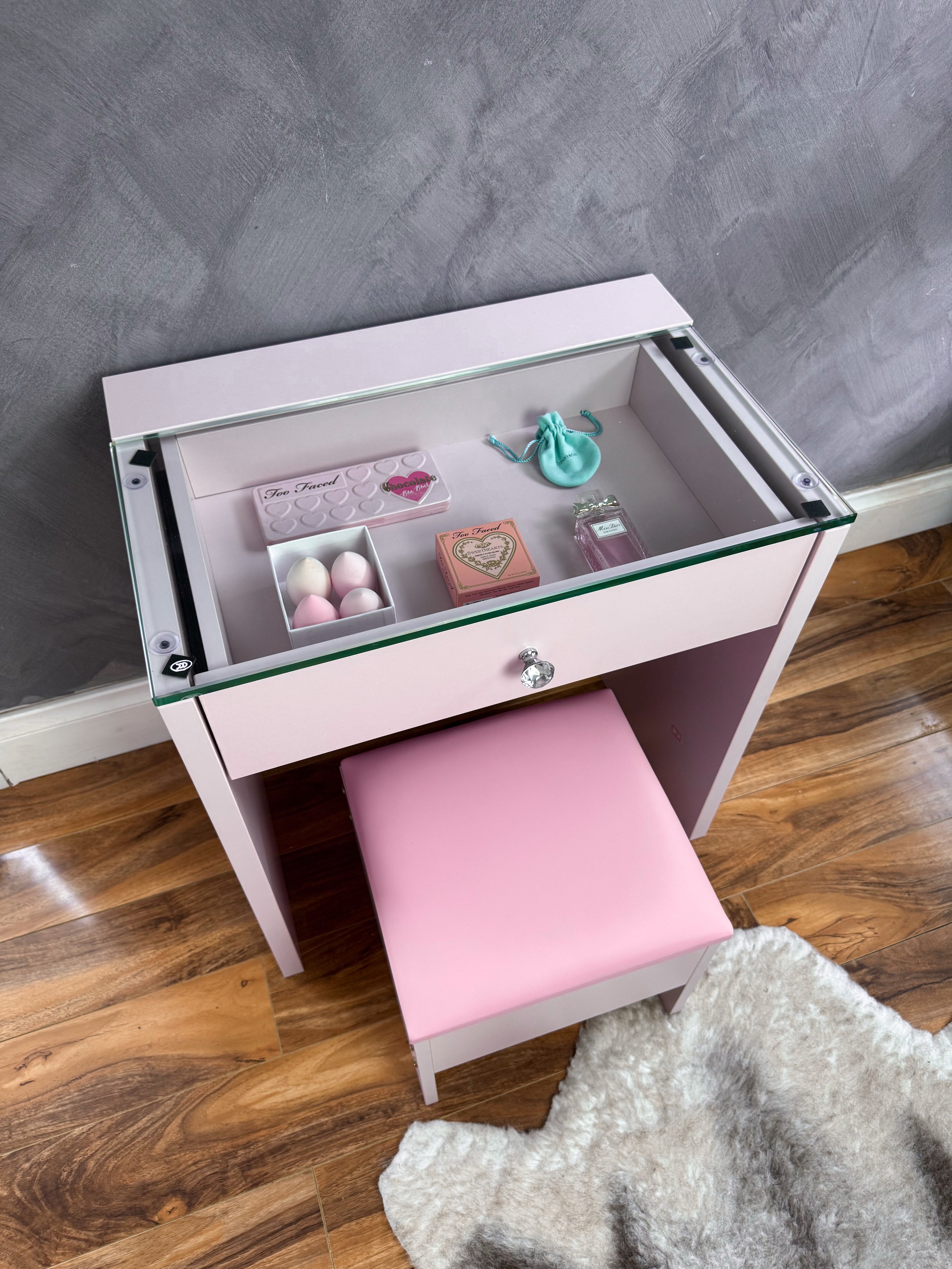 (SET) Pink Mini Vanity table & Chair "Bling Station"