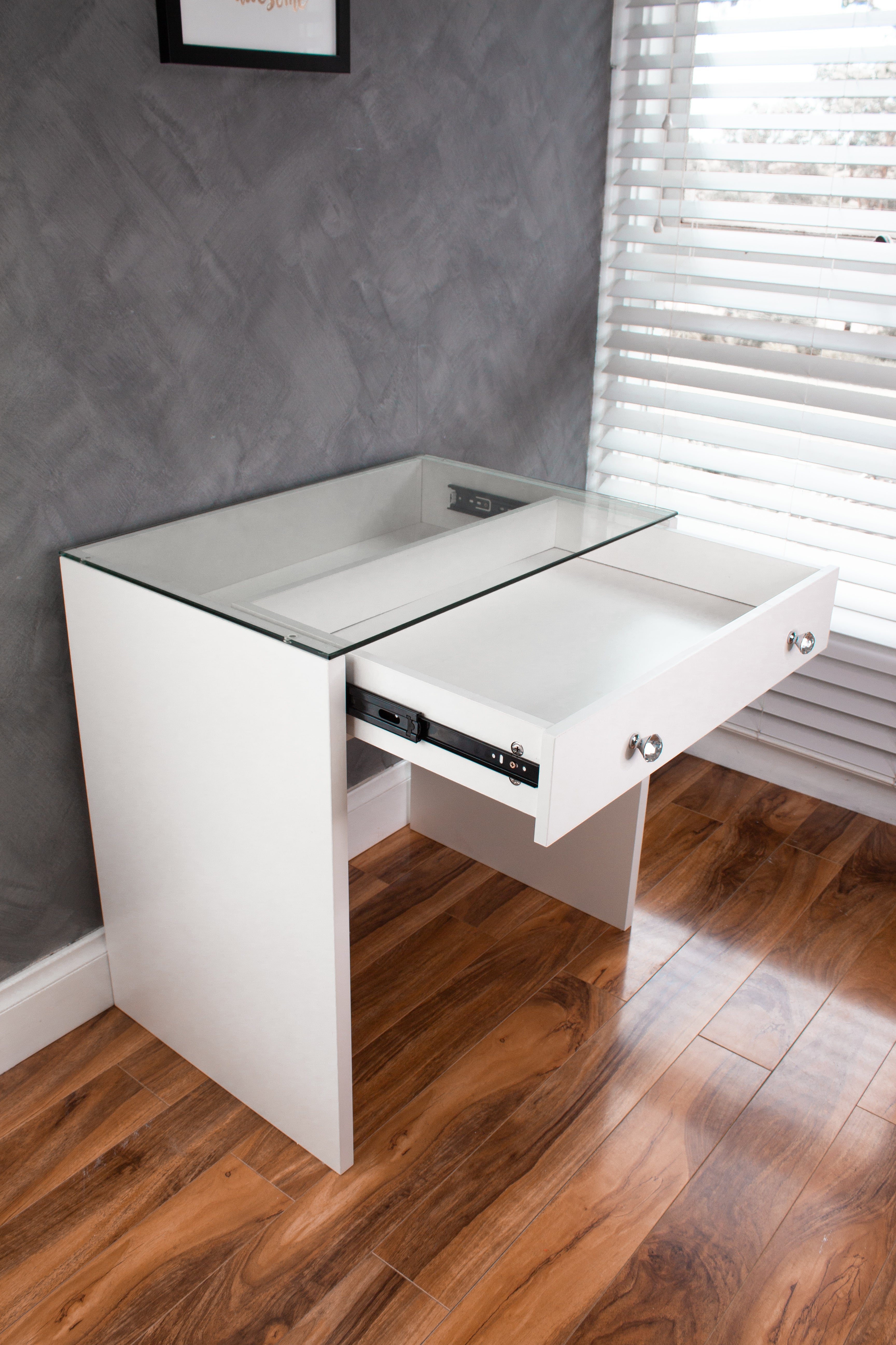 Electra Vanity Table “Diamond”