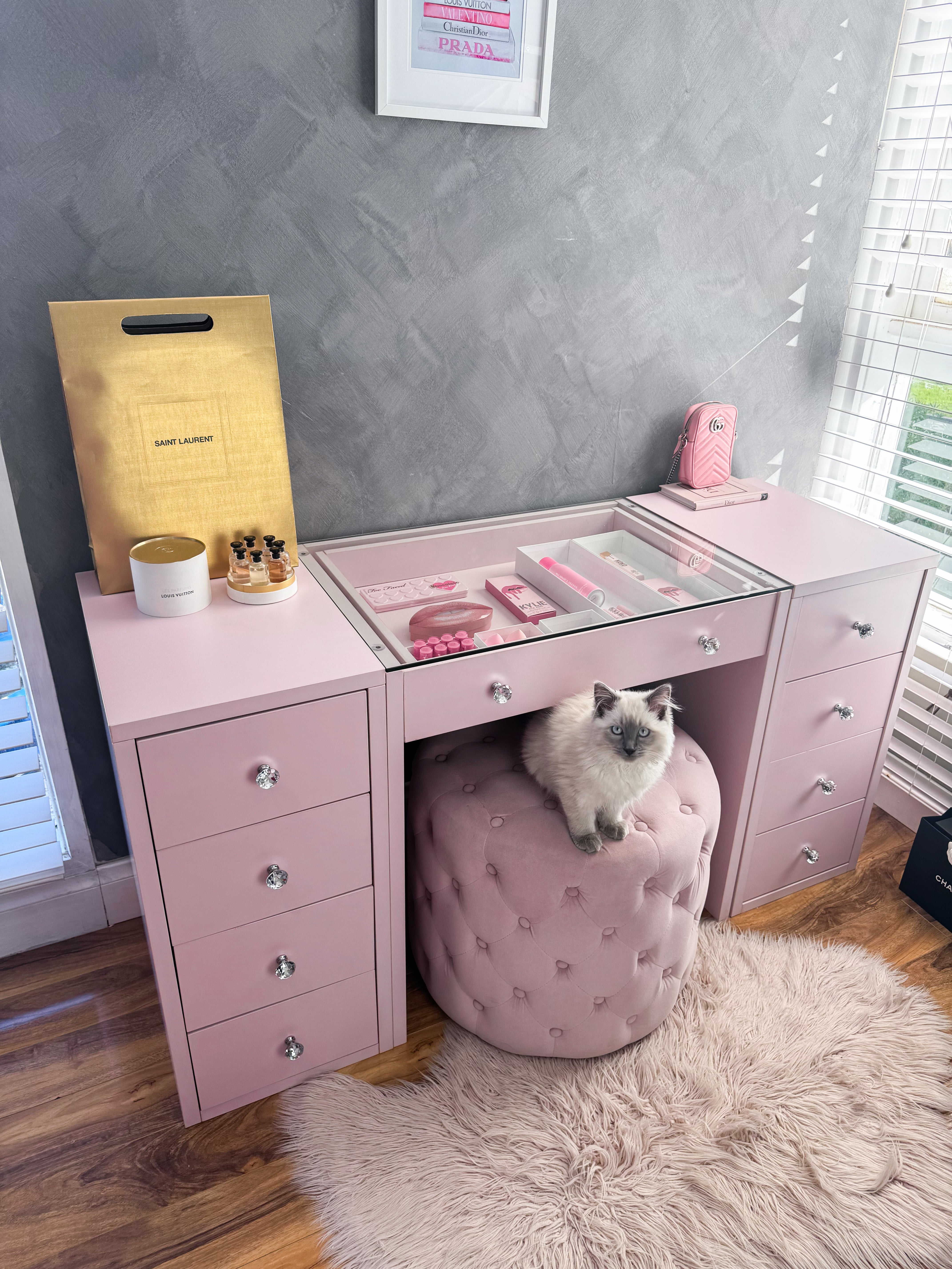 Table & 2 x Draw Set “Iconic" Pink