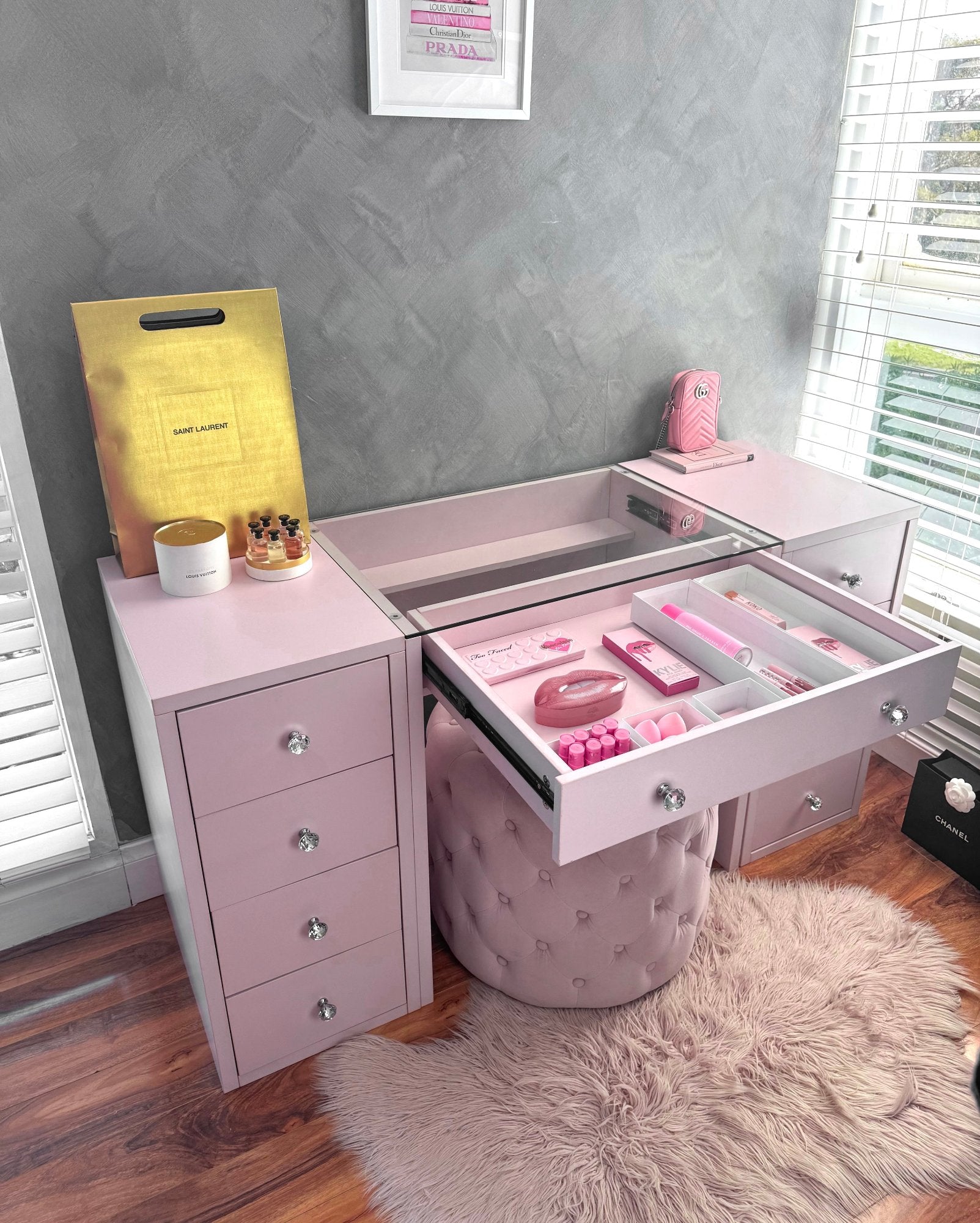 Table & 2 x Draw Set “Iconic" Pink