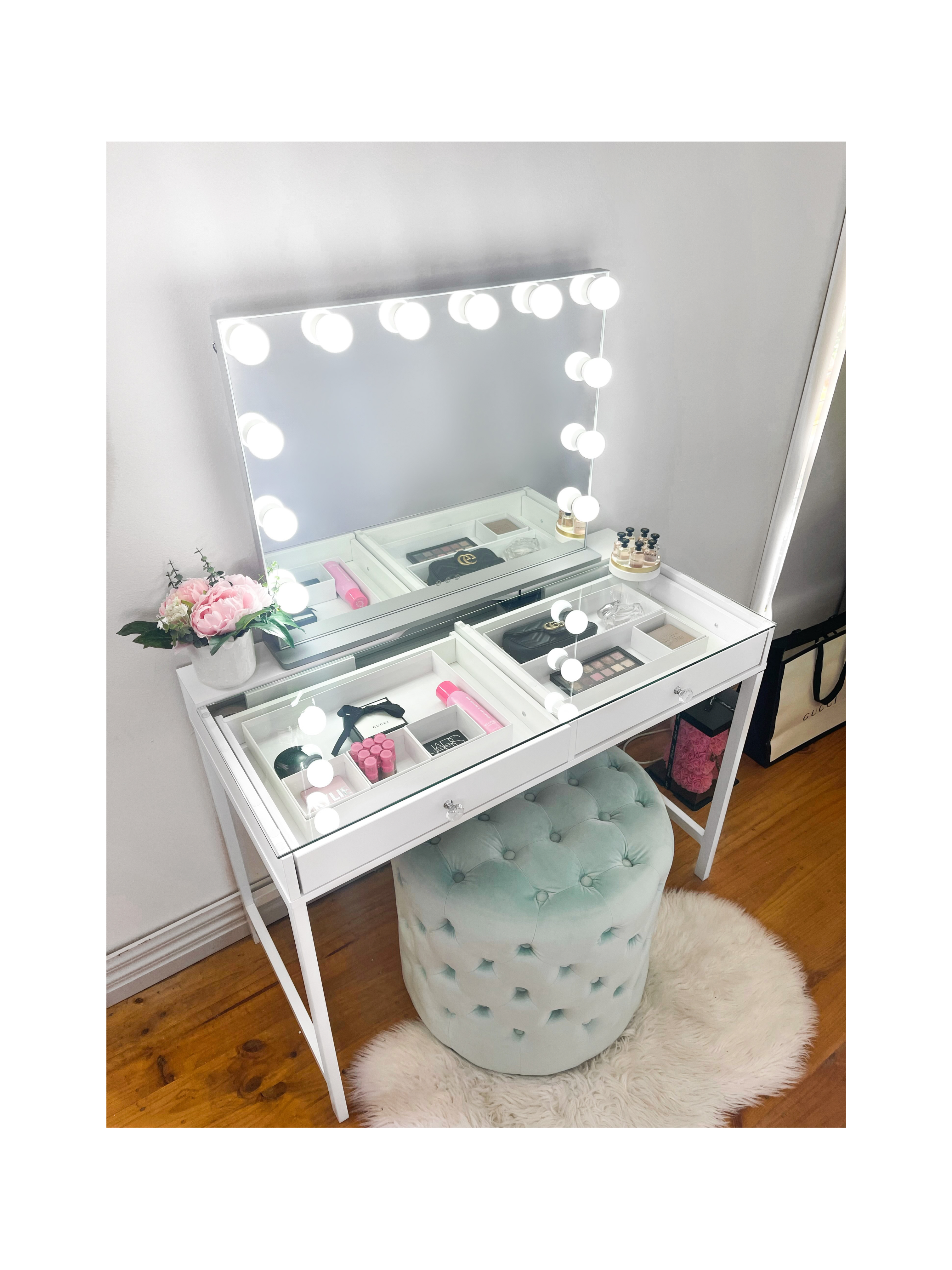 Electra Medium Vanity table